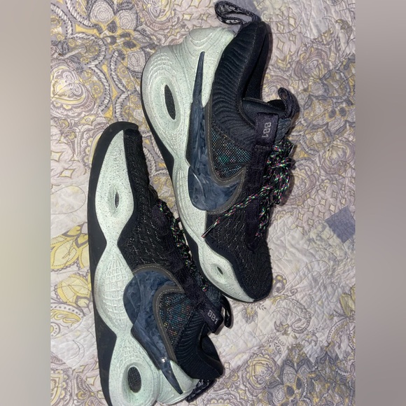 Men’s 7.5 Nike cosmic unity green sneakers lightly worn - Picture 4 of 8